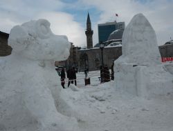 Kar'ı sanata dönüştürdüler